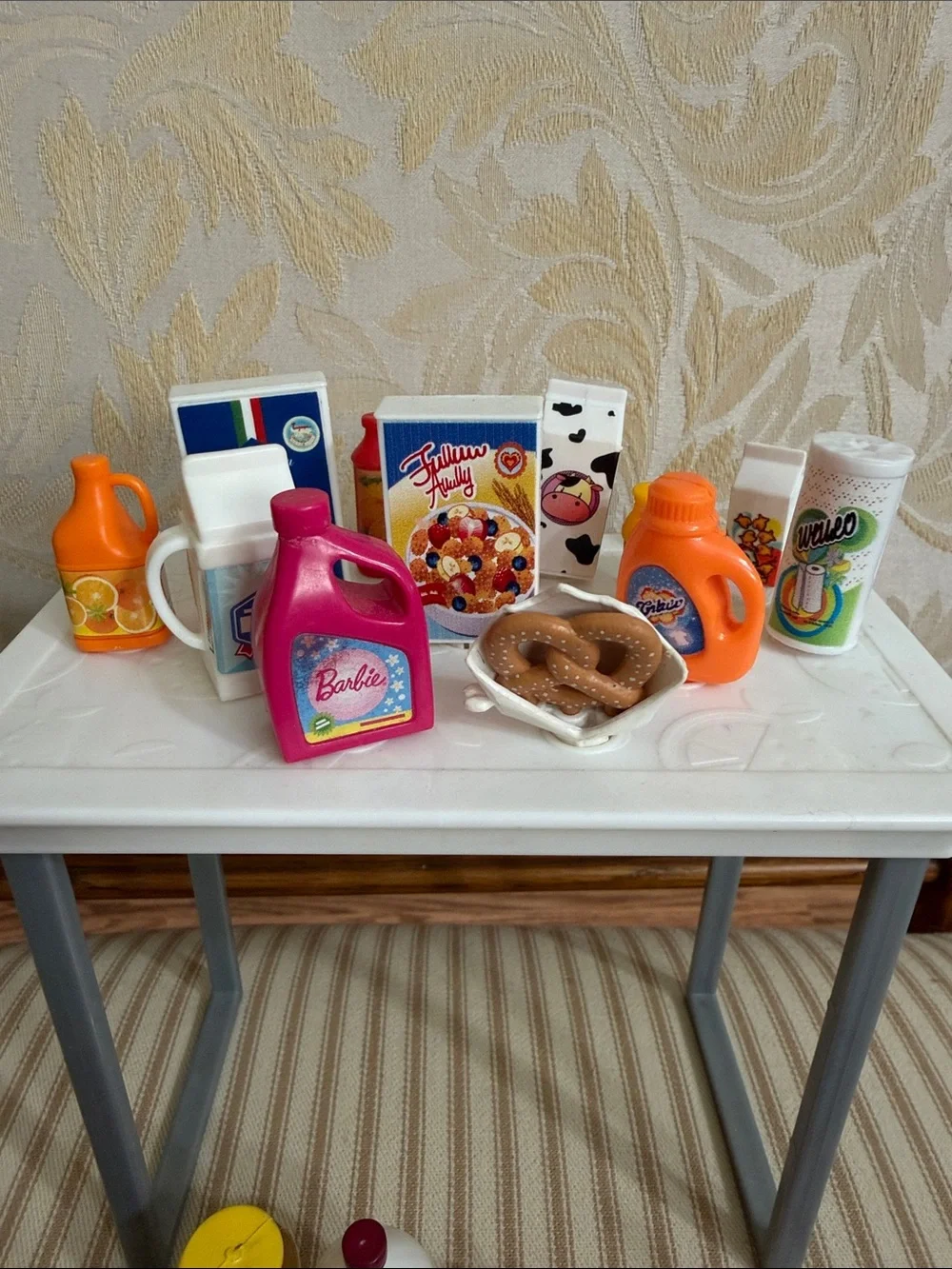 N/A dollhouse food